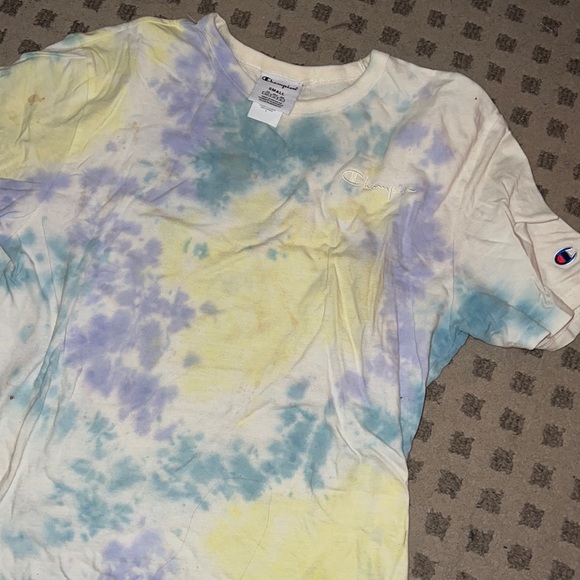 Champion shirt and shorts set - Picture 3 of 3